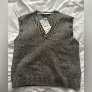Zara sweater vest, NWT